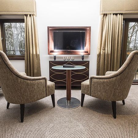 Parklands Hotel & Country Club Newton Mearns Esterno foto
